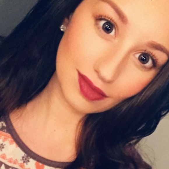 Meet your Posher, Paige - Picture 1 of 1